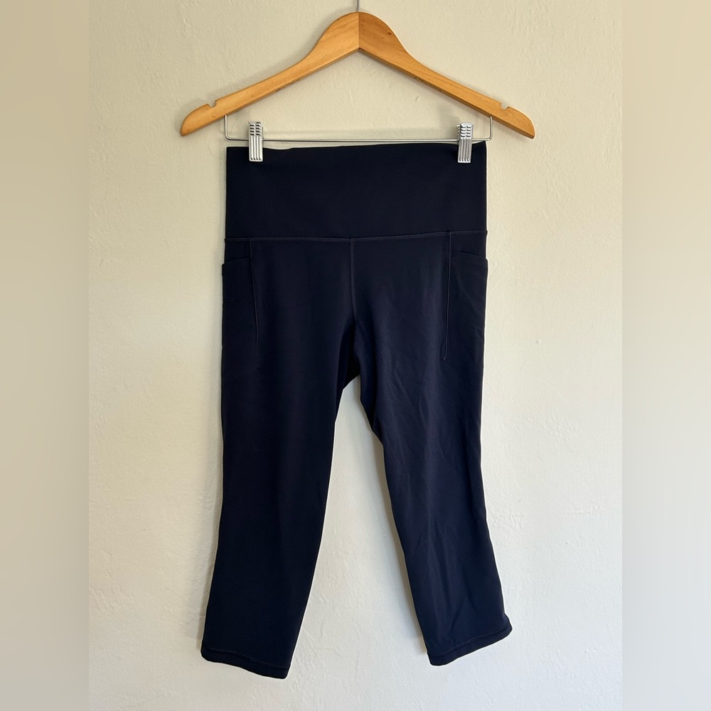 Athleta salutation stash capri leggings women’s medium